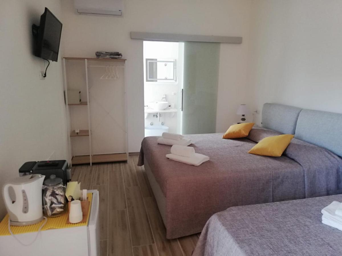 Flamingo Guest House- Rooms ออลเบีย ภายนอก รูปภาพ
