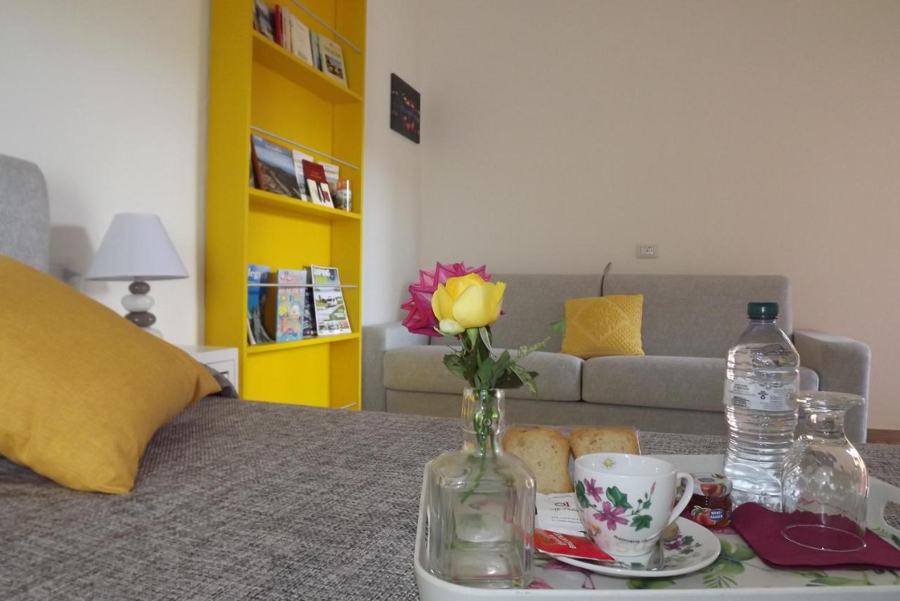 Flamingo Guest House- Rooms ออลเบีย ภายนอก รูปภาพ