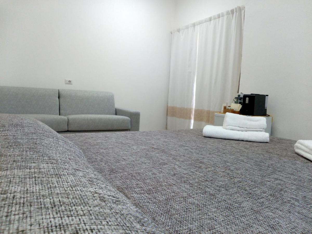 Flamingo Guest House- Rooms ออลเบีย ภายนอก รูปภาพ
