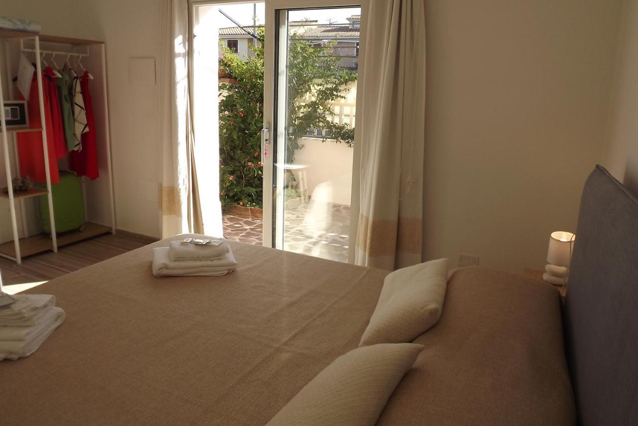 Flamingo Guest House- Rooms ออลเบีย ภายนอก รูปภาพ